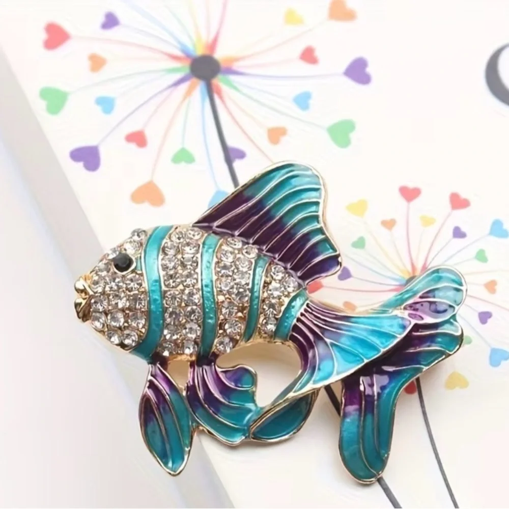 Vintage Elegance: Sparkling Rhinestone Fish Brooch - Perfect Gift for Ladies